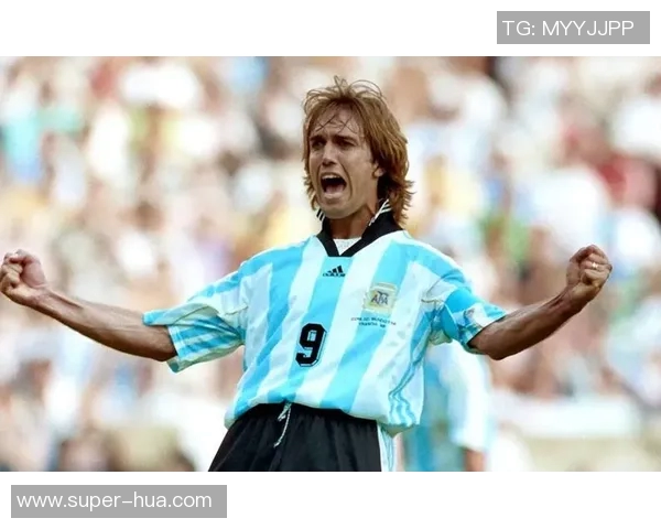 退役足球明星的辉煌岁月与传奇人生的深刻回顾 退役足球明星的辉煌岁月与传奇人生的深刻回顾