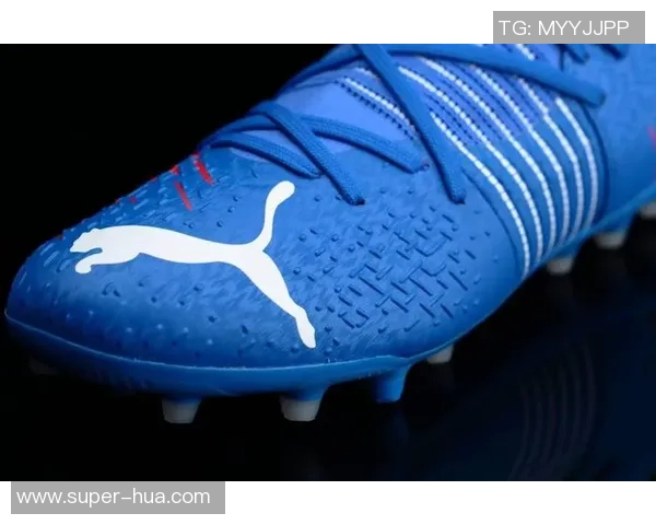 足球明星们热衷的蓝牙耳机时尚潮流与运动性能的完美结合